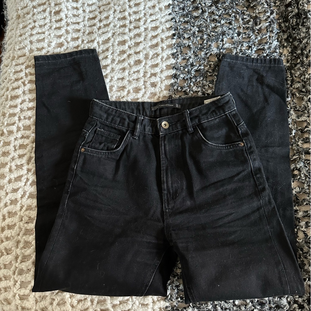 black mom jeans